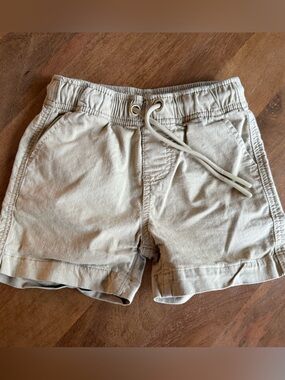 Little Bipsy khaki shorts 4-5T